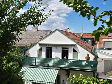 DACHGESCHOSSWOHNUNG DIREKT AM BURGBERG