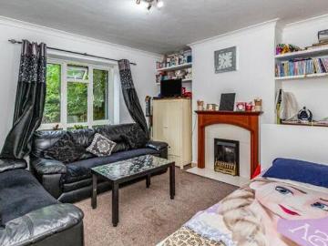 Darrell Close, Slough, 2 Bedroom Apartment
