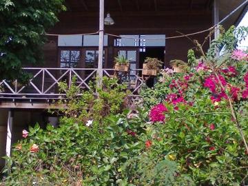 Das besondere Holzhaus in Korat k