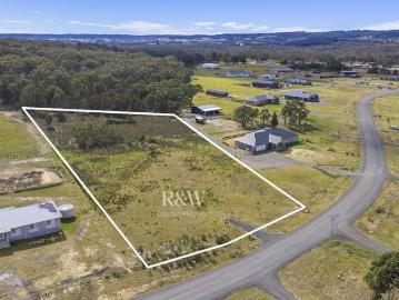 DESIRABLE RURAL LIFESTYLE OR SUBDIVISION OPPORTUNITY...