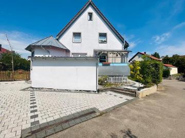 Doppelhaushälfte mit zwei Wohnungen