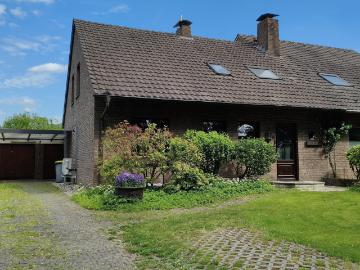 Doppelhaushälfte Einfamilienhaus, ländl. ruhige Lage...