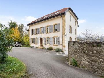 Duplex au coeur du village de Colombier