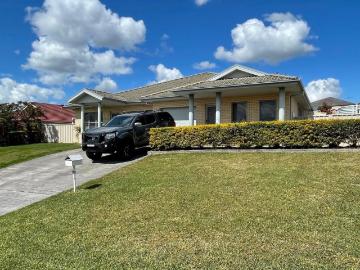 Duplex/Semi detached For Lease 2/163 Gardner Circuit,...