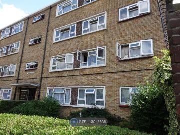 East Ham, Newham E6, 3 bed flat to rent, £2,000 pcm |...