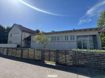 Ehemaliges Ärztehaus in der Gemeinde Aschach –...