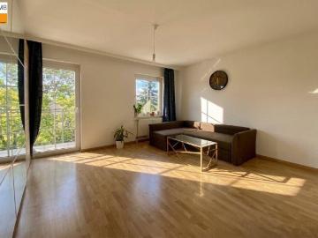 > > Westblick ins Grüne mit Abendsonne I MB IMMOBILIEN