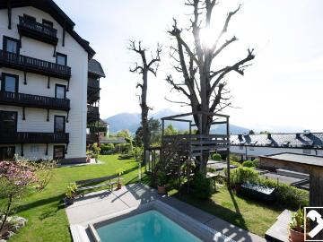 Einzigartige Gartenresidenz mit privatem Pool in Igls –...