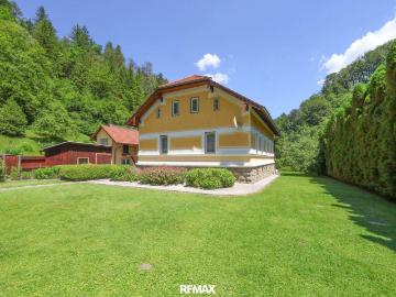 Eindrucksvolles, gepflegtes Haus in sonniger Lage!