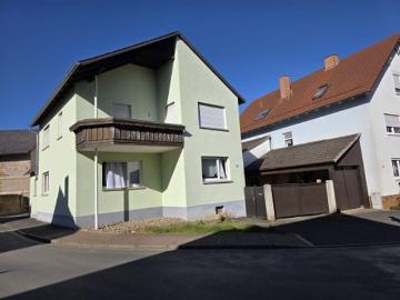 Einfamilienhaus mit Halle in 97490 Poppenhausen...