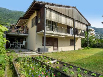 Einstehendes Haus mit Garten und Blick auf den Lago Maggiore