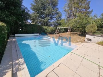 Einstehendes Haus mit Pool in Seznove Bernex