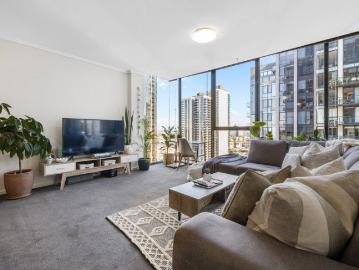 Elevated Southbank Living with Breathtaking Views