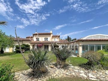 ELEGANTE PROPRIETE FAMILIALE AVEC PARC ET PISCINE, ST...