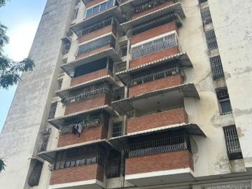 En Venta apto. ubicación en el sector La Coromoto Mcy