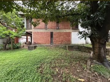 EN VENTA o EN ALQUILER CASA EN CHUAO