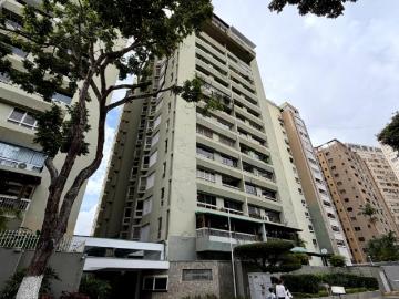 En Venta PH Santa Fe Norte 200M2, calle cerrada. 4H+3B+2PE