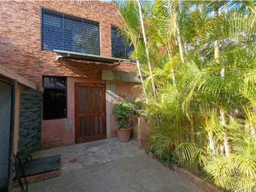 En alquiler Town House Macaracuay 120mts2 2H/2B/1P