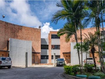 En ALQUILER TownHouse El Placer BOSQUE VILA VILLAS