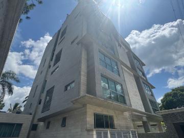 En Alquiler Apartamento Amoblado en La Castellana....