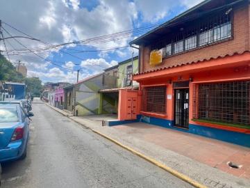 En Alquiler Local Comercial en El Hatillo. Caracas