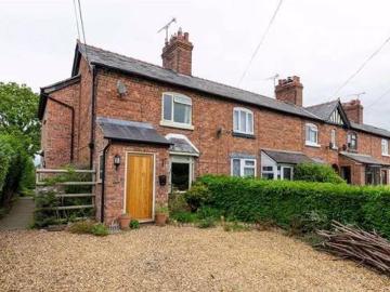 End of terrace house for sale in Nantwich Road Wrenbury...