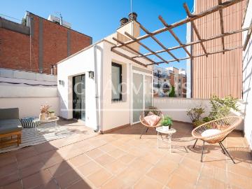 Esta casa de 193 m2 construidos interiores y terraza de...