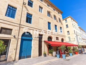 ESTIENNE D'ORVES Appartement T2 de 131m2 68m2 Carrez...