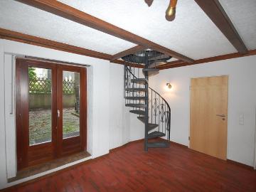 Erdgeschoss + 6 Zimmer Maisonette Wohnung + Terrasse +...