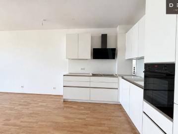 / ERSTBEZUG / 2 ZIMMER / AB SOFORT VERFÜGBAR / FREIFLÄCHE