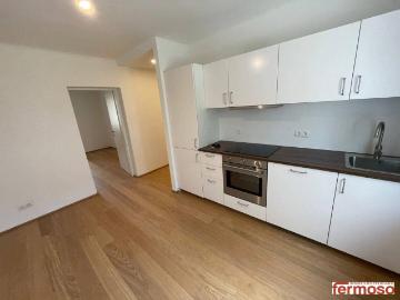Erstbezug nach Komplettsanierung – moderne 2,5 Zimmer...