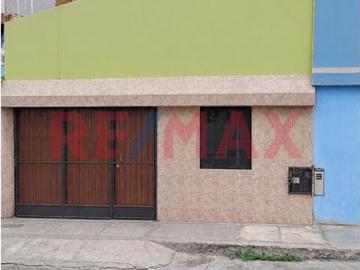 ¡Excelente Oportunidad De Inversión! Casa Multifamiliar...