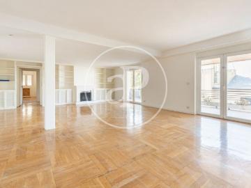 Atico de alto standing de 225 m2 en alquiler Madrid, España