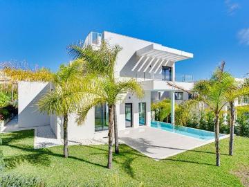 Exclusiva casa de 429 m2 en venta Marbella, España