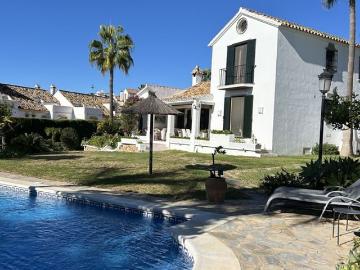 Exclusiva casa de 200 m2 en venta New Golden Mile,...