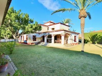 Exclusiva Villa / Chalet de 567 m2 en venta en San Juan...