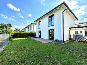 Exclusive Family Home with Private Garden Seestadt...