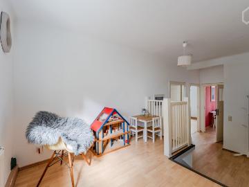 Exclusive Family Townhouse: Home Office, Terrace and...