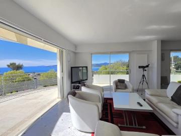 EXCLUSIVITE VILLA SUR LE TOIT A VENDRE A SAINT RAPHAEL...
