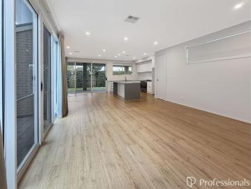 Executive Coastal Living with Space, Style and...