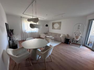 Exklusive 3 Zimmer Wohnung mit Balkon, Wallbox und...