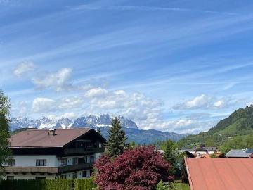 Exklusive 2 Zimmer Wohnung mit Balkon und Einbauküche in...