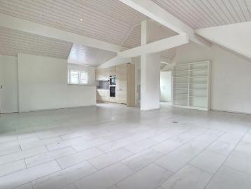 Exklusive 4 1/2 Zimmer Attika mit Privatlift
