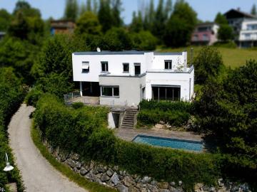Exklusive Architektenvilla mit Pool & Wellness in...