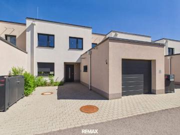 Exklusives Reihenhaus in neuwertiger Ausführung –...