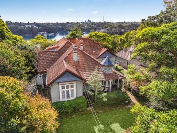 Exquisite Family Manor in Tranquil Hunters Hill Pocket
