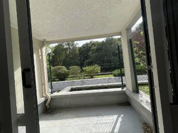 F1 meublé avec loggia