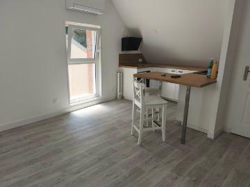 f2 rénové centre ville 30 m² Breteuil
