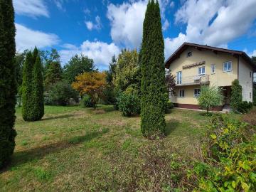 Familienfreundliches Wohnhaus mit großem Garten in guter...