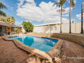 FAMILY ENTERTAINER ON A LARGE 879SQM BLOCK
